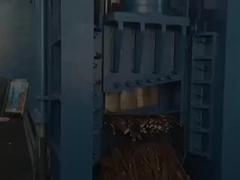 Οχήματα απορριμμάτων Υδραυλικά μηχανήματα κοπής για τα απορρίμματα αυτοκινήτων Εργοστάσια ανακύκλωσης