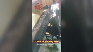 Μηχανή πρέσας μπρικετοποίησης σκραπ 250 τόνων που εργάζεται στην αυλή των πελατών μας